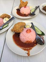 Kalau anda mahukan sambal nasi lemak yang pedas, boleh gunakan cili kering paprika. Tried Nasi Lemak Sambal Strawberry For The First Time Malaysia