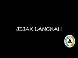 Seiring jejak langkahku mendukung super eljaku jangan pernah kau ragu kamilah pendukungmu satukanlah tekadmu kobarkan semangtmu jadilah yang nomer satu itulah yang ku mau ayo pss super elang jawa jadilah juara liga indonesia. Seiring Jejak Langkahku Youtube