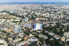 Bien des pilotes de renom ( pescarolo, darniche, ragnotti, mass, ickx.), de stars ( sardou, balavoine, caroline et albert. Dakar City Guide Afktravel