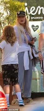 She is also known for her roles in scary movie 2, trick, and the house of yes. Tori Spelling And Dean Mcdermott Take Their Kids To A Movie And For Ice Cream In Calabasas California News Times