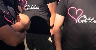 Minuut Stilte Voor Overleden Gitte Bij Obstacle Run Nijmegen Stilte Runen Sport