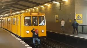 Die offizielle webseite der wiener linien finden sie hier: Berlin U Bahn Train Shefalitayal
