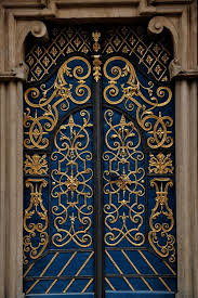Ornate Doorway At The The Enchanted Garden Porte Dipinte Porte Cancelli
