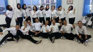 The business was started in december 1989 as a trading and distribution company in jakarta by its. 15 Makalah Training Di Alfamart