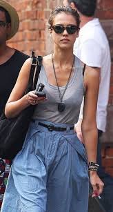 Pin On Celebrities Smoking Electronic Cigarettes