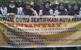 (ops) di manapun berada, kali ini saya menulis tentang gaji perator akan lebih besar dari sertifikasi guru. Penyaluran Tunjangan Sertifikasi Guru Di Kuansing Telat Ini Alasannya