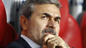 İstanbul'da bulunan eczacıbaşı kulübünde jimnastik çalışmaları yapan kocaman. Aykut Kocaman In Unutulmaz Aciklamalari Goal Com