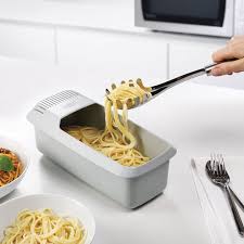 Joseph Joseph Des Produits Innovants Pour La Cuisine Et La Salle De Bain Cuisine Ustensile Cuisine Cuisson Des Aliments
