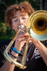 Erik Leon (@aarich411)