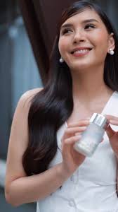 Glowing from the inside out 🤍 @met_tathione