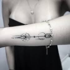 The delicate arrow design on cobain's wrist is a little more. Healed Arrow Tattoo On The Left Wrist
