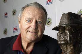 Former coach bobby bowden says joe paterno's statue at beaver stadium should be removed for the sake of paterno's family. 6cjdretq5bq0km