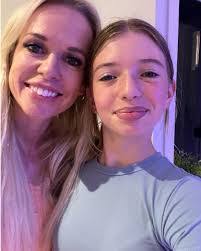 Janna Hammond's Instagram, Twitter & Facebook