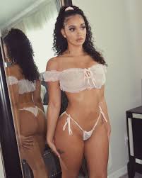 Chelsea Marie @ms_chelsmarie: How Many Reasons - Photos Bye Zabil |