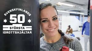 Eva Hon's Instagram, Twitter & Facebook