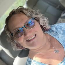 Edith Bargo's Instagram, Twitter & Facebook