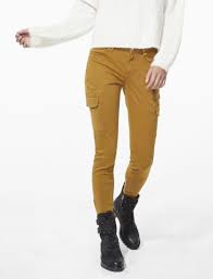 Détails produit pantalon multipoches ceinture à passants fermeture zippée et boutonnée coupe ajustée composition et entretien 98% coton, 2% élasthanne lavage en machine à 30° conseils taille. Pantalon Cargo Femme Golden Braderie Femme Pantalon Short Jean Lora