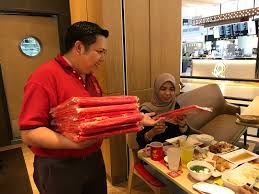 Азиатский ресторан и китайский ресторан$$$$. Thirteen Persona Makan Dua Set Nasi Ayam Air Hanya Rm 10 Di The Chicken Rice Shop