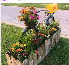 24 Charming Flower Beds Around Mailboxes Mailbox Garden Garden Yard Ideas Mailbox Landscaping
