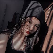 𝐴𝑦𝑒𝑠ℎ𝑎 𝐾𝑖𝑚 (ayeshakimAS)