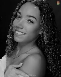 Hi, I am Jordan! I'm from Naples, FL. I intend to attend the University of  Florida. I'm going to be living off campus, I'm looking to make lots of  friends! I love