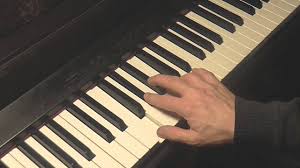 Gli accordi si ottengono sovrapponendo due o più 7 suonare li accordi (i giri armonici). Lezioni Di Pianoforte Armonizzazione E Sfumature Su Giro Di Accordi Youtube