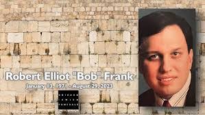 Elliot Frank's Instagram, Twitter & Facebook