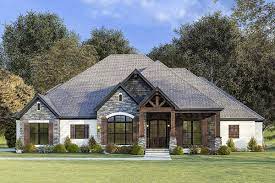 Plan 70676mk 4 Bed Country House Plan With Vaulted Ceiling And Bonus Room Brick House Plans Brick Exterior House Craftsman Style House Plans
