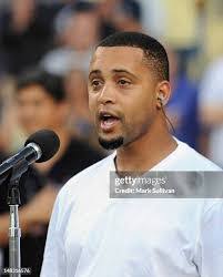 Ernie Bates's Instagram, Twitter & Facebook