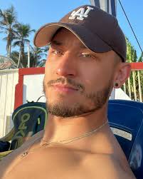 Adrian Madriz (@admenz_) • Instagram photos and videos