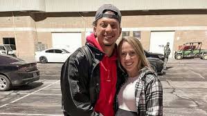 The american football quarterback is the son of patrick mahomes parents divorced when the qb was just 6 years old, but for the sake of their son, they remain civil and are able to watch his football. Yx5rsbo C80z3m