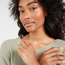 Channel Blossom Flower Pavé Engagement Ring Moissanite 0.75ct Round 18K Gold