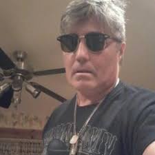 Stream Dwayne Chandler music