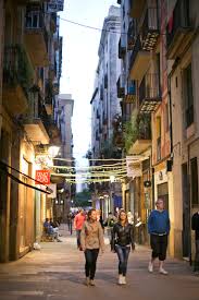 Visit night barcelona, barcelona for night life activities. Walking The Barcelona Streets At Night Entouriste