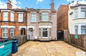 Stanmore, london borough of harrow, london, greater london. 4 Bedroom House For Sale In Harrow View Harrow Middlesex Ha1 Gibbs Gillespie