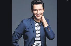 Ünlü oyuncu ve sunucu uraz kaygılaroğlu, instagram hesabından kızı ada ile çekilmiş bir fotoğrafını paylaşarak altına bir ömür sırtımda taşırım seni küçük b.çuk notunu düştü. Uraz Kaygilaroglu Celebrity Age Weight Height Net Worth Dating Facts