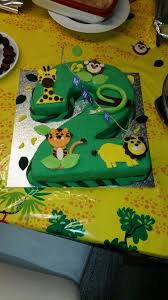 Für gelungenen geburtstag muss man tolle einladungskarten besorgen. Dschungel Torte Zum 2 Geburtstag Dekoration Aus Fondant Heller Ruhrkuchen Mit Ma Torte Kindergeburtstag Junge Geburtstag Torte Junge Kinder Geburtstag Torte