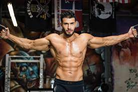 He sports an athletic body with a body weight of 87 kg (192 lbs). Sam Asghari Bio Net Worth Age Dating Girlfriend Family Life Model Height Nationality Facts