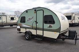 This small camper is perfect for a weekend getaway! 2017 R Pod 171 Travel Trailer By Forest River On Sale Rvn6310 R Pod Travel Trailer Pod Camper
