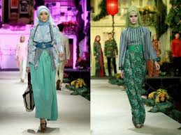 Model busana muslim yang lucu untuk ibu dan anak. Model Baju Batik Muslim Untuk Pesta Bagi Pria Dan Wanita