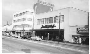 The Hot Shoppes In The Eig Building On Colesville Road In Silver Spring With Jelleff S And People Takoma Park Maryland Silver Spring Maryland The Good Old Days