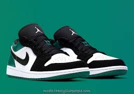 Jordan Air Jordan 1 Low Green Black White Legendar Jener Air Jordan 1 Low Mystic Green Ist Ab Sofort Verfugbar In 2020 Air Jordans Sneakers Nike Jordans