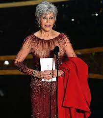 Oscars 2020 Jane Fonda Goes Gray Wears Recycled Red Carpet Gown Jane Fonda Hairstyles Jane Fonda Going Gray