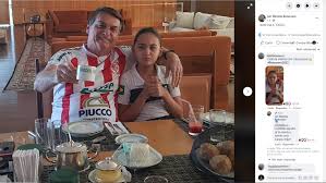 Jair bolsonaro, como noticiamos, disse mais cedo que o senado vai aprovar, talvez até hoje o polêmico projeto que não existe qualquer possibilidade de o projeto ser aprovado hoje, pois não. Bolsonaro Posta Foto Com Filha E Rebate Critica Ja Tomou Caracu Hoje Istoe Independente