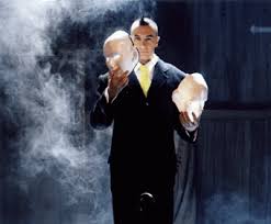 How to add photo or gif from web: Arturo Brachetti L Homme Aux Mille Visages Artefake