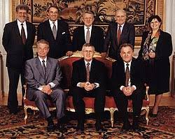 Pronounced ˈbʊndəsʁaːt) is a legislative body that represents the sixteen länder (federated states) of germany at the federal level (german: Bundesratsfoto Wikipedia