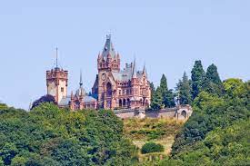 In 1138, archbishop arnold i of cologne started the construction of burg drachenfels, which was purchased and completed in 1149 by gerhard von are, provost of the st. Schloss Drachenburg Wikipedia