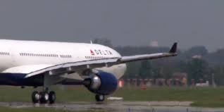 Baby born on Delta airplane, midflight from Atlanta to Portland