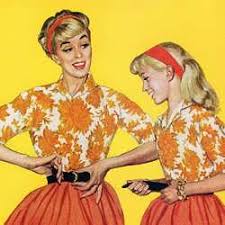 ﻿ la multi ani, mamica noastra frumoasa , a fost mesajul care a insotit fotografia in care le putem admira pe nicoleta, iulia si lucica si nu putem sa nu remarcam. Asa Mama Asa Fiica