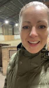 Nu, hvor efteråret er over os, så kommer flere og bruger vores dejlige  ridehal 🙂👍🏻 Vi har dog en lille bøn til dig 🙌🏻❤️